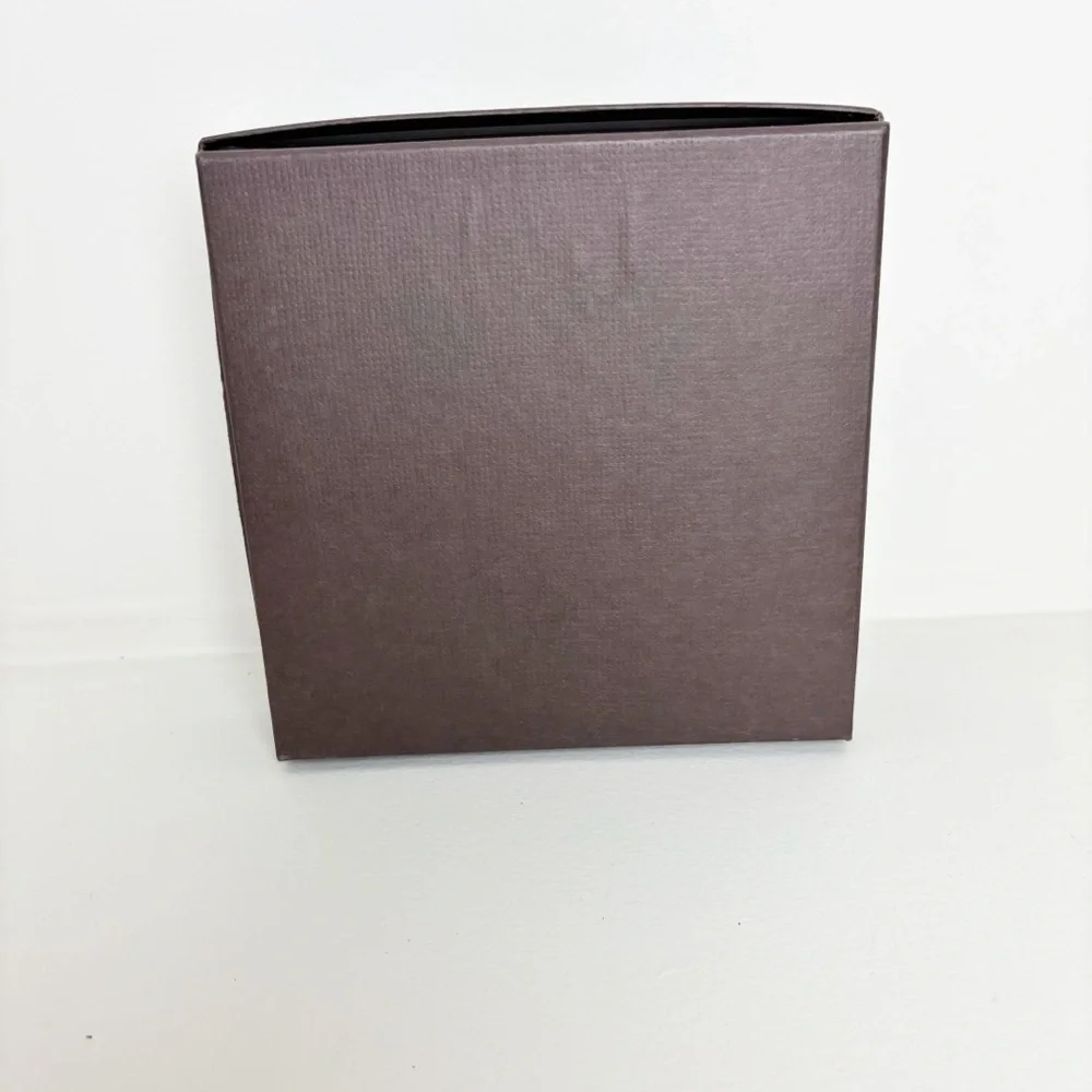 Coach Box - Picture 2 of 9